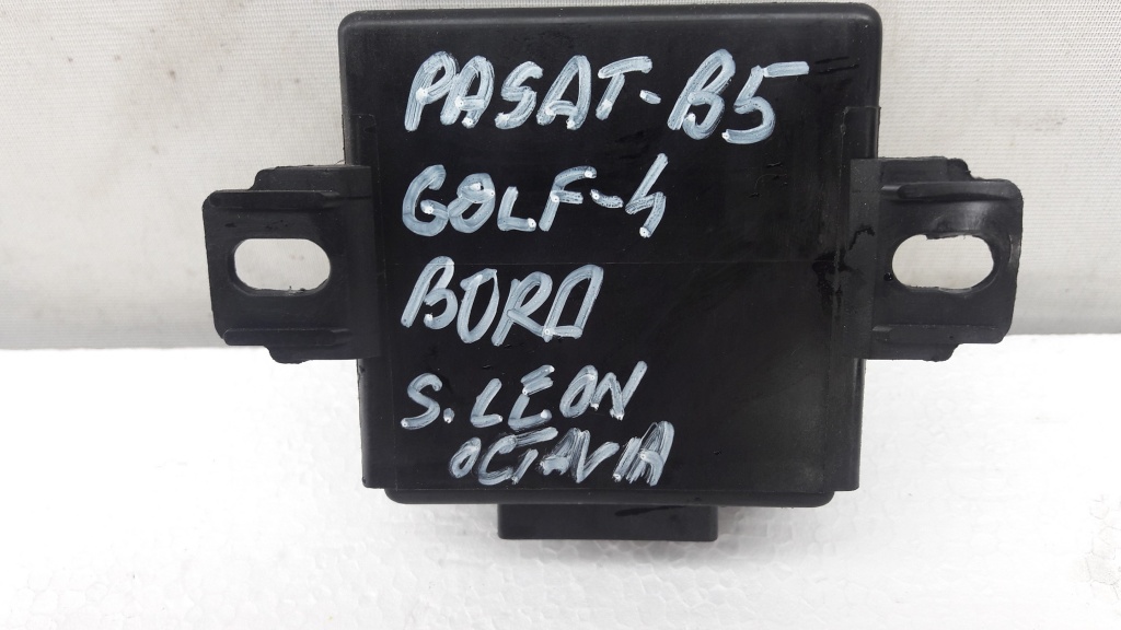 Releu modul control lumini VW Passat b5 