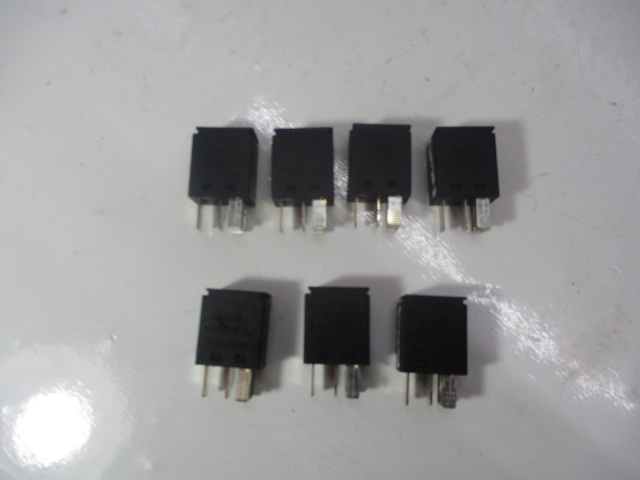 RELEU / MODUL ( NEGRU ) COD F57B-14B192-