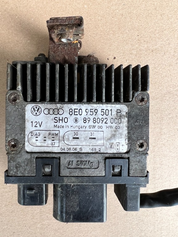 Releu ventilator răcire cod 8E0959501P/8E0 959 501 P pentru Audi A4 B7 An 2006 3.0 TDI