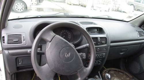 Renault Clio din 2005