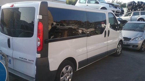 Renault trafic 2l dci 115 9 locuri