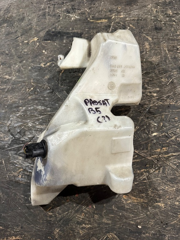 Rezervor lichid parbriz stropgel Passat B6 - imagine 1