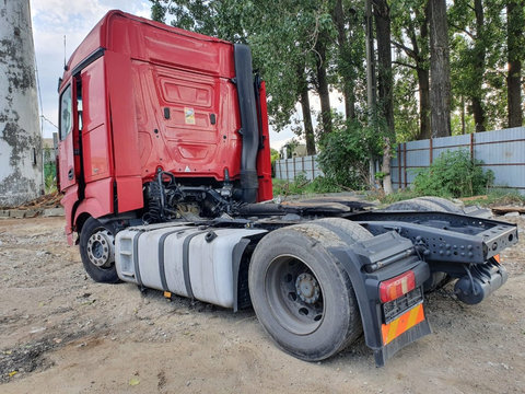 Venta de Mercedes-Benz Piese din dezmembrari camion Mercedes Actros MP4  Euro 5 tractora Rumanía, KX30514