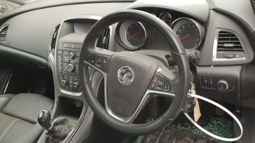 Rulment cu butuc roata spate Opel Astra J 2011 Hatchback 1.7 cdti