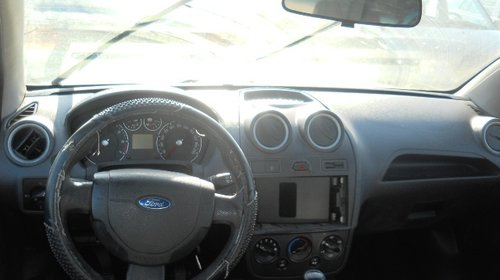 Rulou polita portbagaj Ford Fiesta 2007 HATCHBACK 1,4 16 V