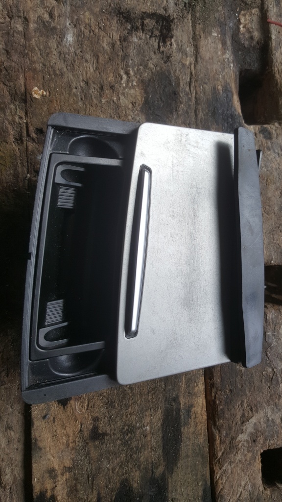 Scrumiera a6 2007,cod piesa 4F1857951C