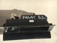 Scrumiera fata volkswagen passat b6 2005 - 2010 cod: 3c0857961