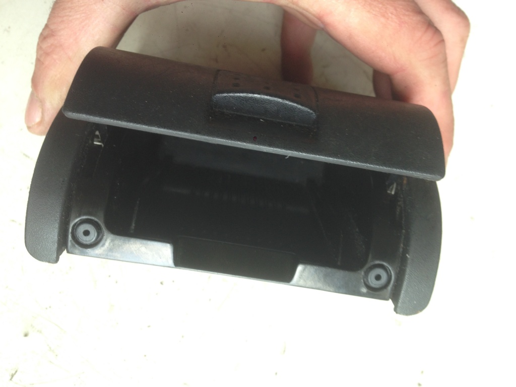 Scrumiera Sofer Opel Corsa C cod 0911444