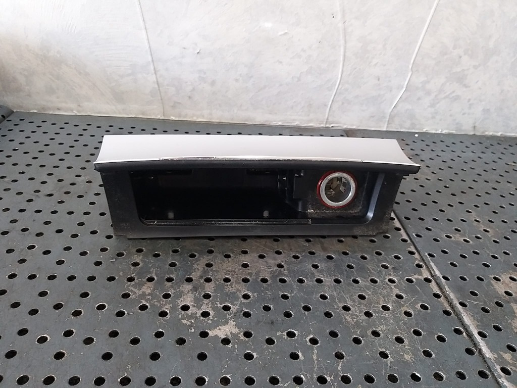 Scrumiera vw passat b6 3c 3c0863284 3c08