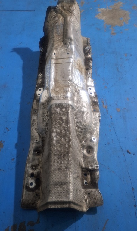 Scut aluminiu sub masina VW TIGUAN COD 5N0825671C