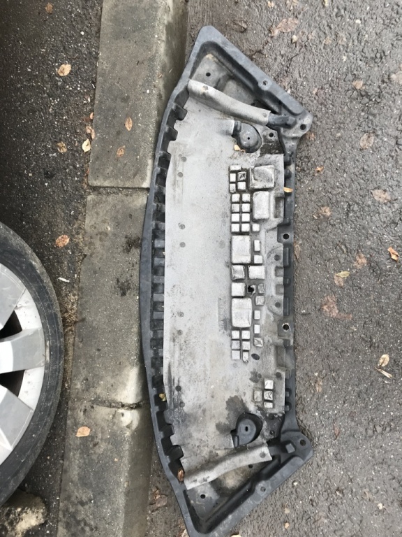 Scut bara față Mercedes c class W 204 