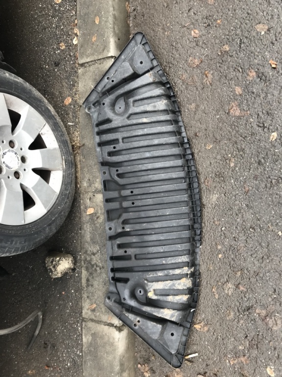 Scut bara față Mercedes c class W204  2010