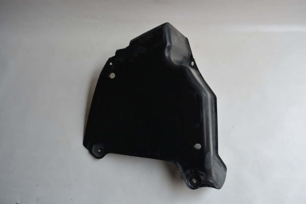 Scut dreapta spate Audi A4 8K A5 8T cod : 8K0825219A