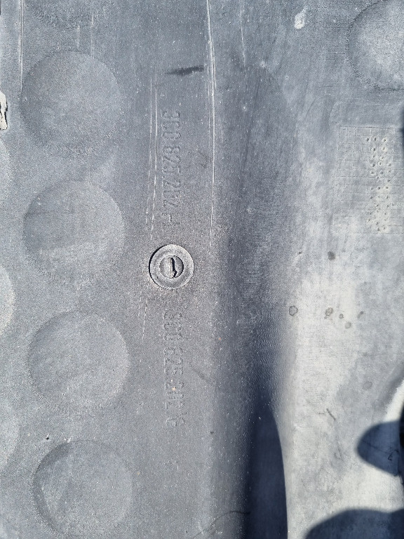 Scut lateral dreapta pentru Passat B7 (C