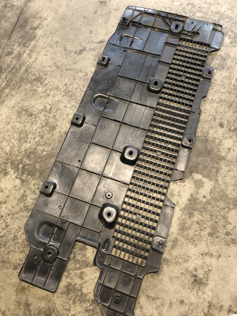 Scut lateral dreapta Renault Megane 4 Ha
