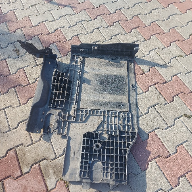 Scut lateral dreapta spate 1.4 TSI Hybri