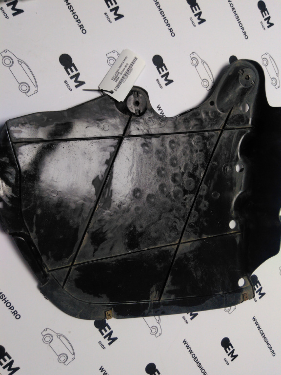 Scut lateral dreapta spate an 2012 cod piesa 1K582