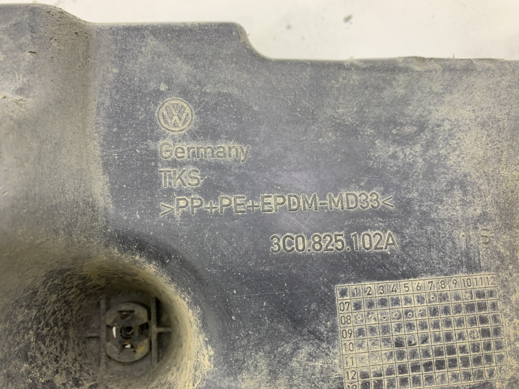 Scut lateral dreapta spate VW PASSAT B6 