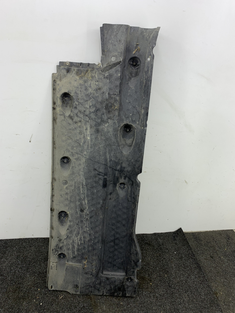 Scut lateral dreapta VW PASSAT B7 2.0 CFFB 2010-2014 3C0825202F DezP: 23780
