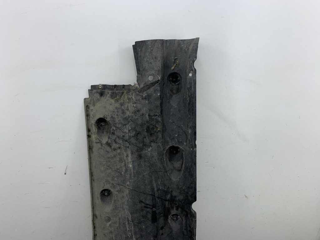 Scut lateral dreapta VW PASSAT B7 2.0 CF