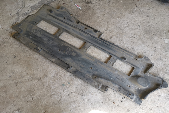 Scut lateral Scut lateral dreapta Audi A6 C6 2008 