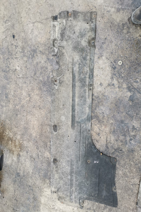 Scut lateral stânga/dreapta BMW F10 F11