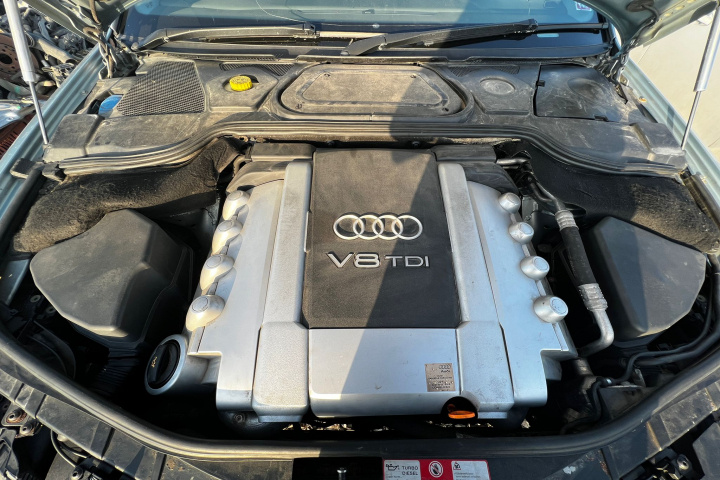 Scut longitudinal dreapta Audi A8 D3/4E 