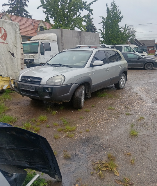 Scut longitudinal dreapta Hyundai Tucson [2004 - 2010] Crossover 2.0 AT 2WD (142 hp)