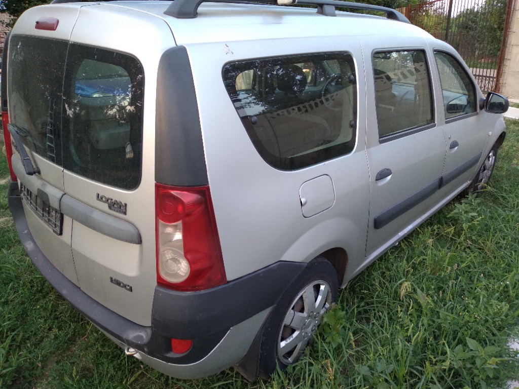 Scut motor plastic Dacia Logan MCV 2008 