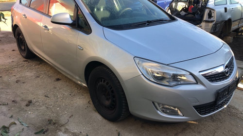 Scut motor plastic Opel Astra J 2012 Break 1.7