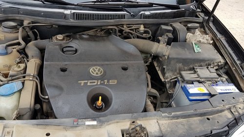 Scut motor plastic Volkswagen Golf 4 2000 VARIANT 1,9TDI
