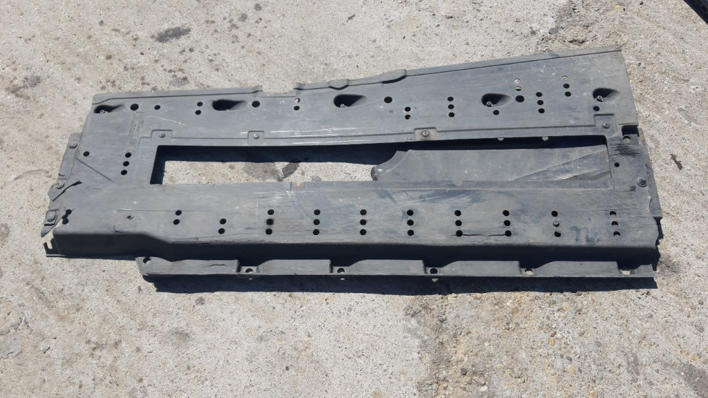 Scut podea dreapta Audi A4 B6