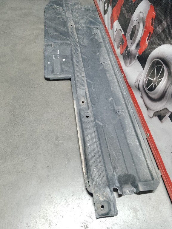 Scut podea dreapta Mercedes Benz C-Class