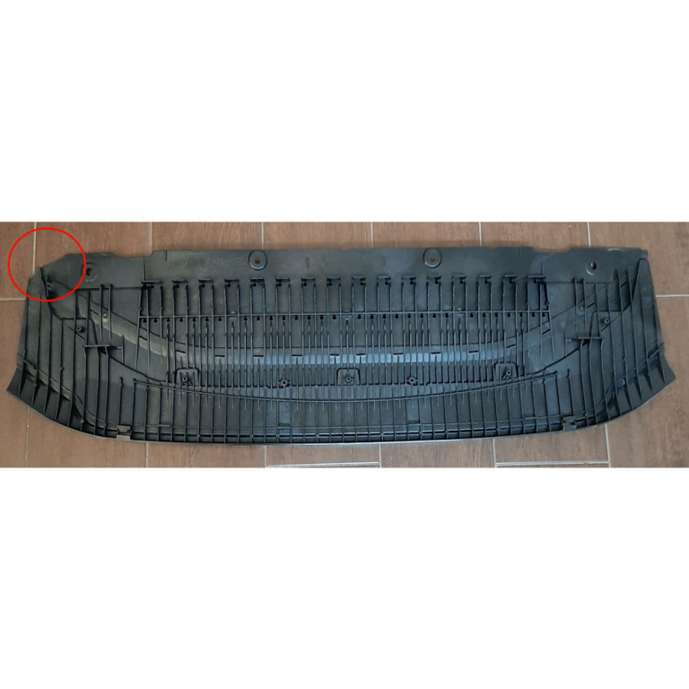 Scut sub bara VW, fata, centru, 4G0807611 COLT RUP