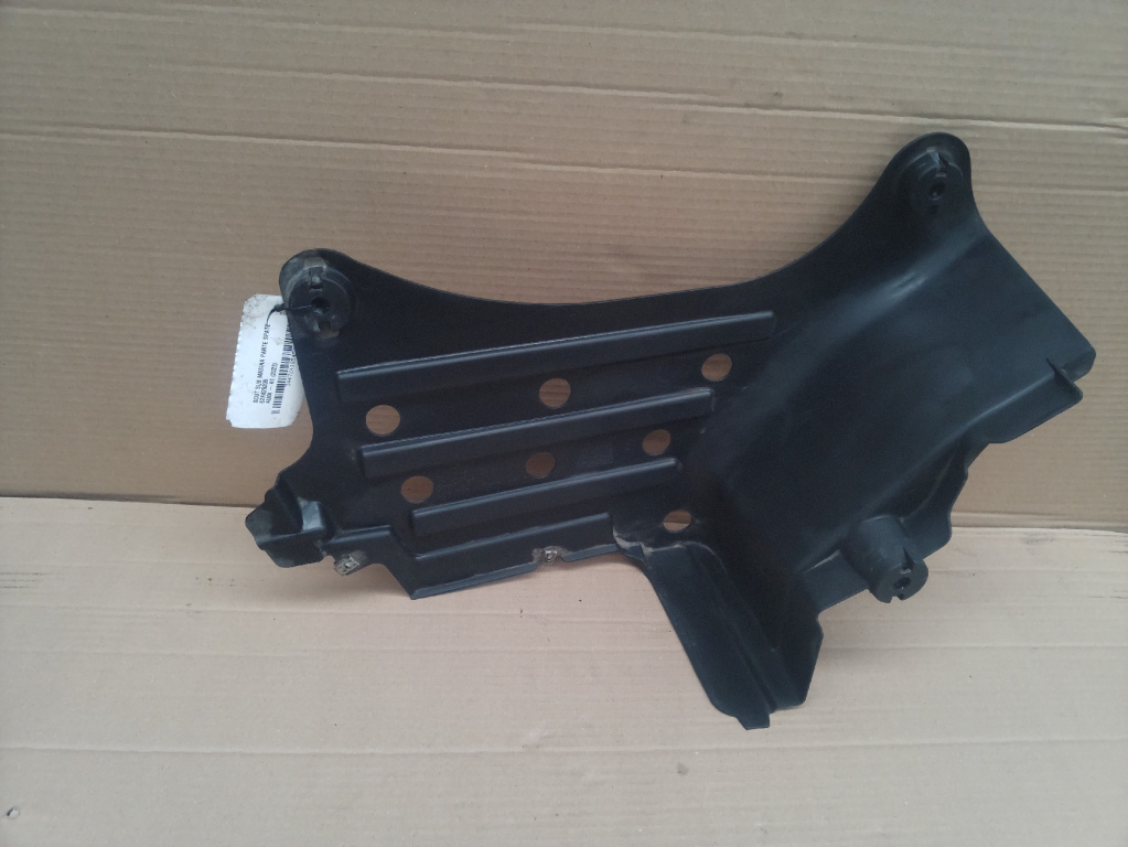 Scut sub masina parte spate Audi A1 an 2023 DLAC 70 kW / 95 CP 999 cmc / 1.0L BENZINA cod piesa 82a825205