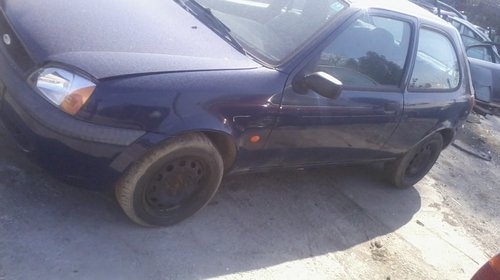 Se dezmembreaza Ford Fiesta an 2001 motor 1.3 benzina