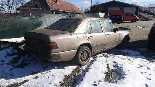 Se dezmembreaza Mercedes w124 200d