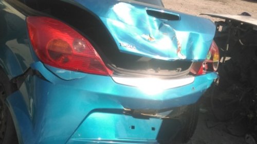 Se dezmembreaza Opel Tigra din 2007