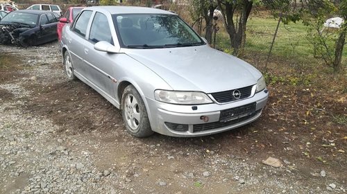 Se dezmembreaza Opel Vectra B 2.2dti pompa defecta