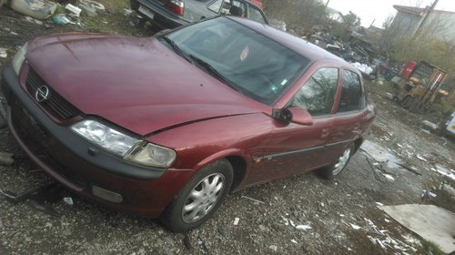 Se dezmembrez Opel Vectra B