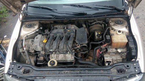 Se dezmembreaza Renault Laguna 1 break face lift motor 1.6 16 valve din 99