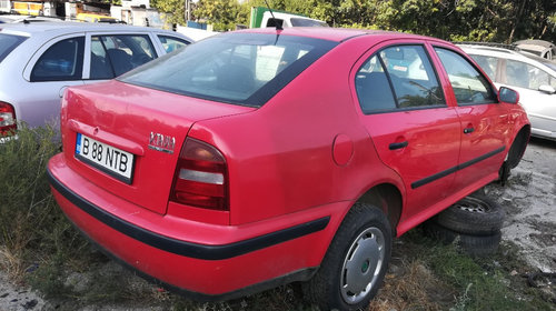 Se dezmembrez skoda octavia 1 hatchback an fa