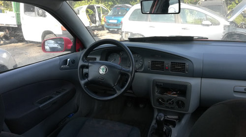 Se dezmembrez skoda octavia 1 hatchback an fabricație 1999