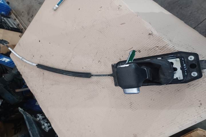 Selector cutie de viteze automata 1K0713061 1K0713265B 3C1713025R 2.0 TDI Timonerie Volkswagen VW Passat B6 [2005 - 2010] wagon 5-usi 2.0 TDI DSG (140 hp)