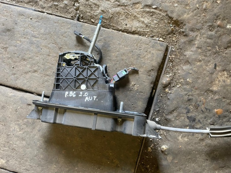 Selector / schimbator viteze cutie automata Vw Passat B6 2.0 tdi diesel