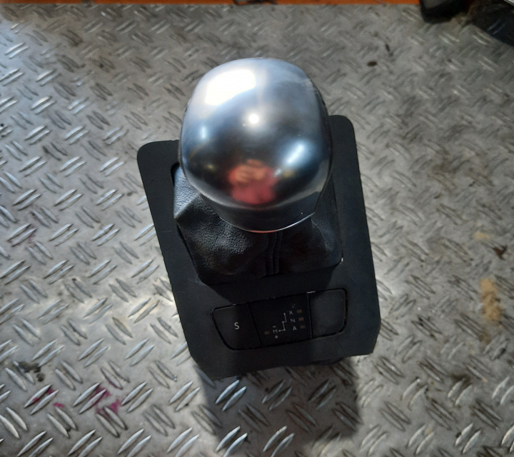 Selector viteze cutie robotizata 1.6 VTi 5FS Peugeot 508 an 2011