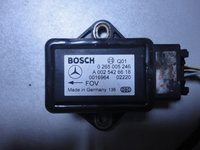Senzor acceleratie cu codul 0265005246 , a0025426618 , 0 265 005 246 , a 002 542 66 18 pentru Mercedes E Class