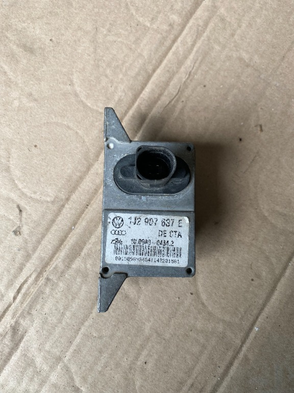Senzor ESP Cod 1J2907637E/1J2 907 637 E pentru VW 
