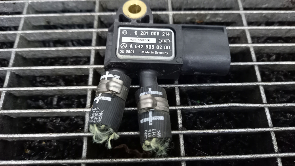 SENZOR FILTRU PARTICULE MERCEDES E-CLASS E-CLASS 2.2 CDI - (2013 2015)