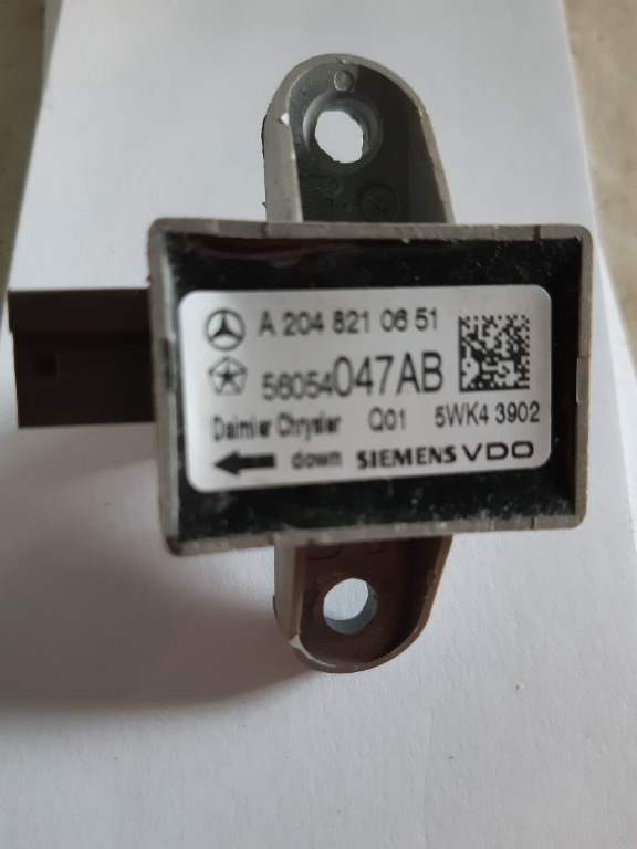 Senzor impact cu codul original A2048210651 pentru Mercedes Clasa C (W204) [Fabr 2007-2014]